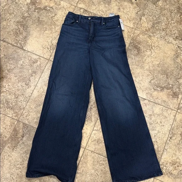 Good American Good Skate Jeans - Picture 2 of 4